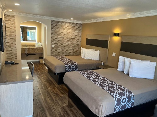 Walnut Inn & Suites West Covina image 10