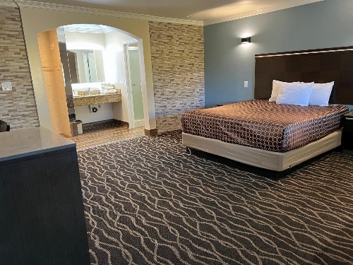 Walnut Inn & Suites West Covina image 2