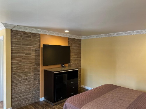 Walnut Inn & Suites West Covina image 22