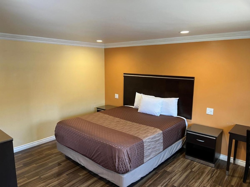 Room image 5